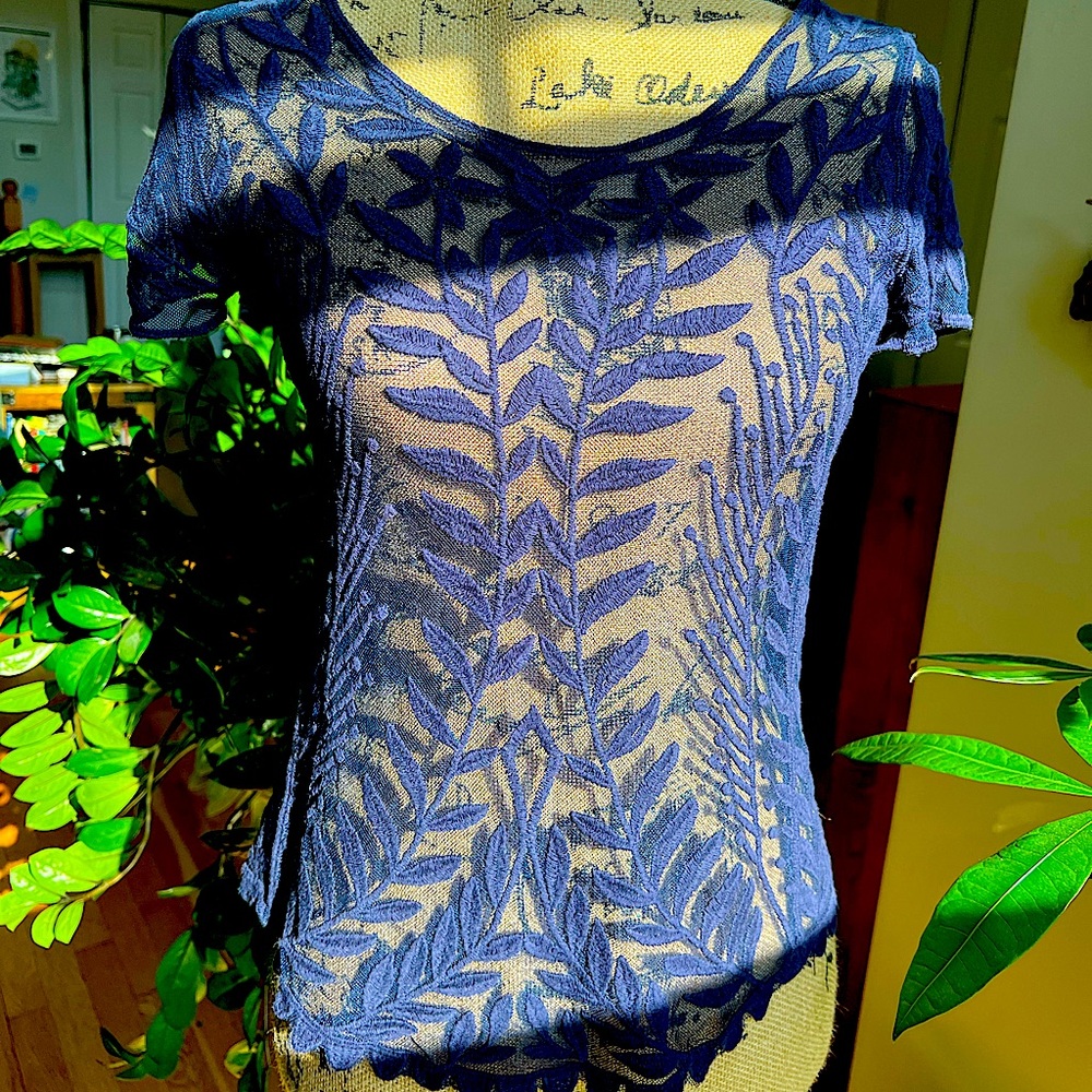 Sheer Navy Floral Vine Short Sleeved Top